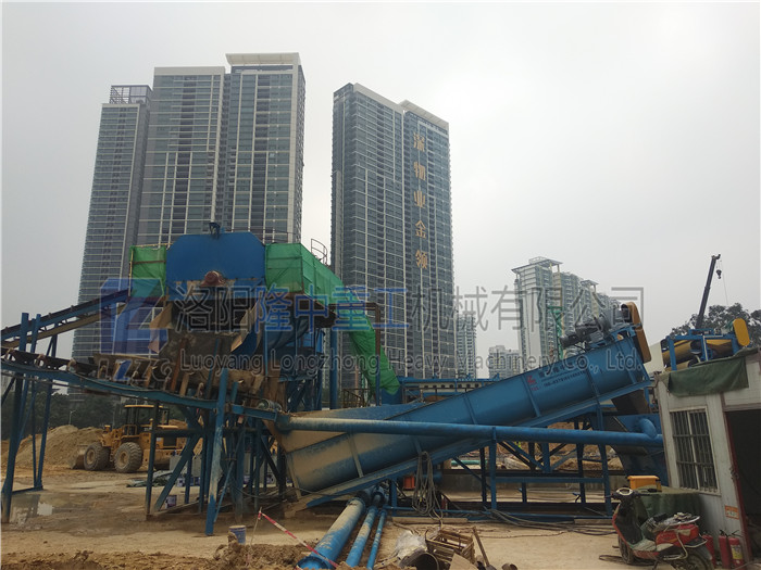 ���ͼ�ɳ���ՙC���F(xi��n)һ�wÓˮ�������I(y��)�����D(zhu��n)�Vɽ��ʯ��